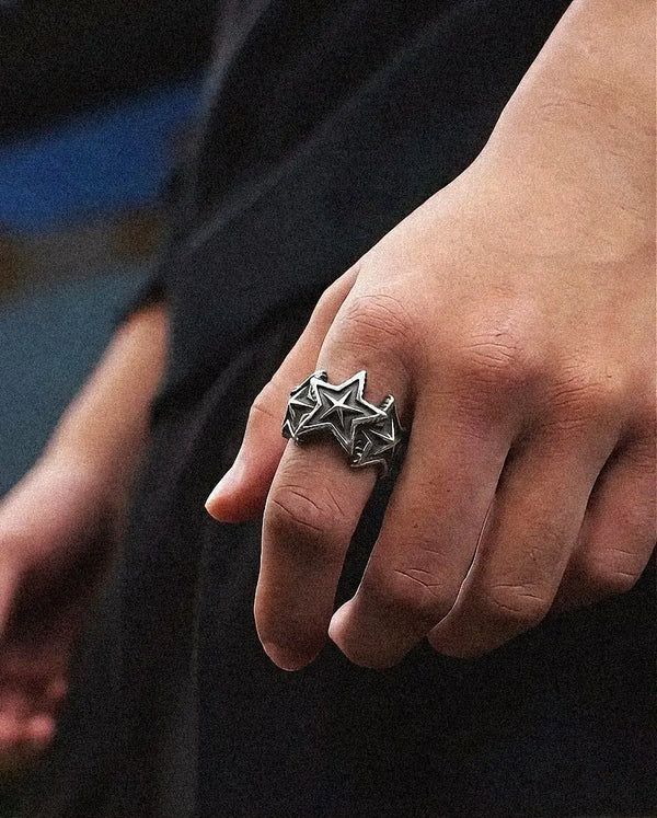 Unrols Three Star Forge Ring