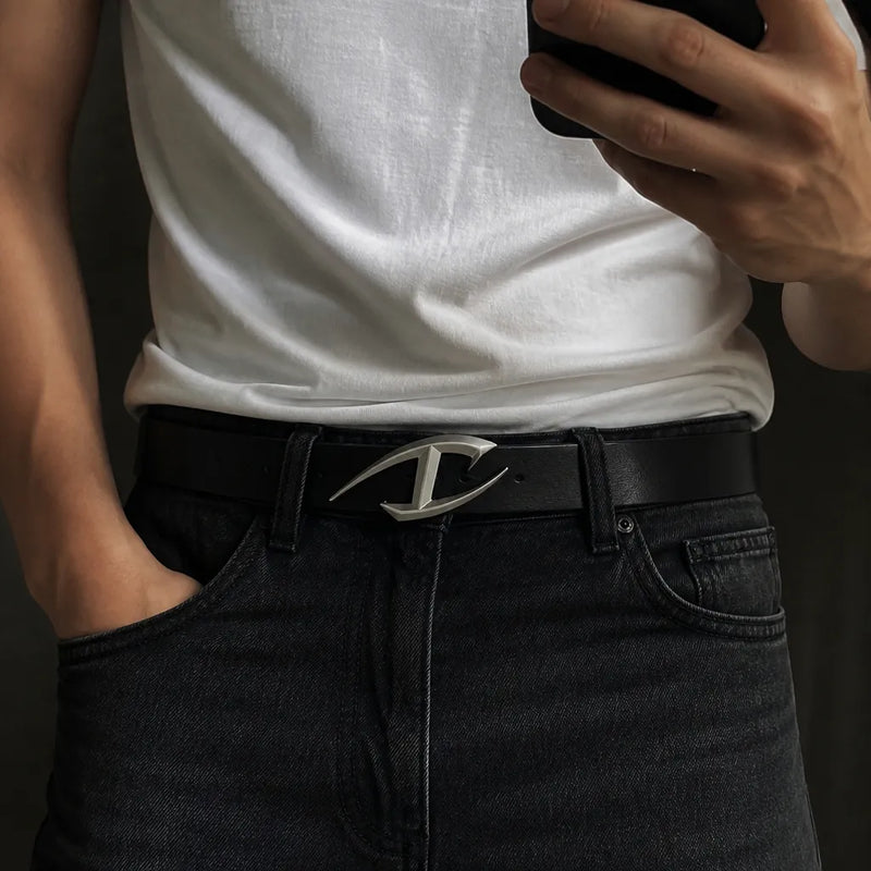 Y2K Razor Buckle Belt lifestyle look 1